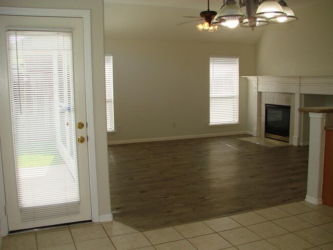Building Photo - 22434 Cascade Springs Dr