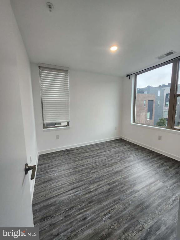 Building Photo - 3129 Beachview Ln