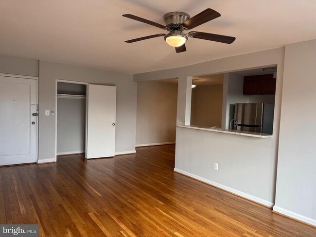 Building Photo - 500 S Courthouse Rd