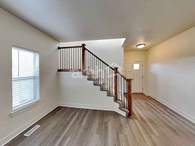 Building Photo - 4792 Addison Ave