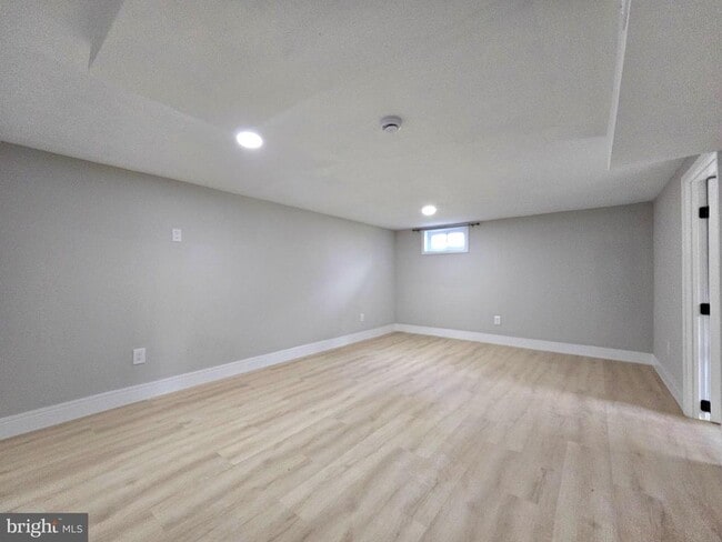Building Photo - 2115 N Harrison St