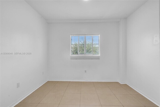 Building Photo - 928 SW 3rd St