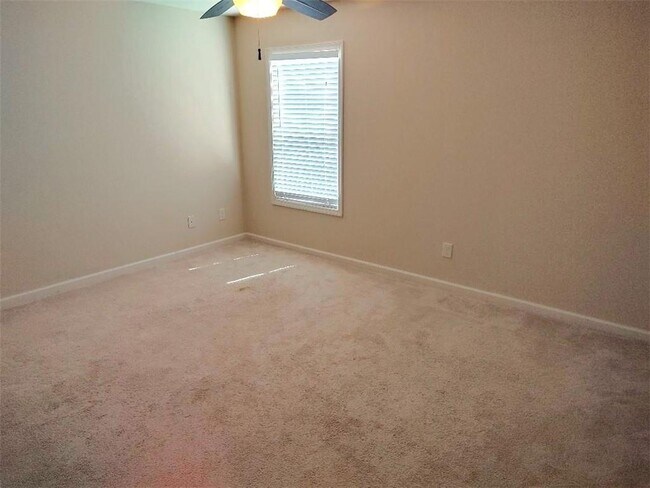 Building Photo - 6210 Pine Bluff Dr