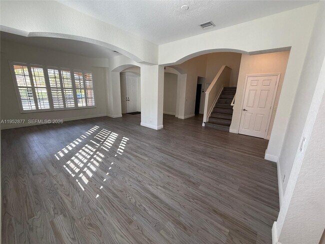 Building Photo - 1971 Harbor View Cir