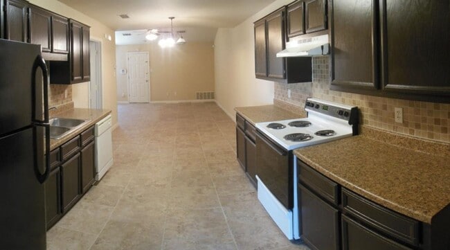 Building Photo - 515 Deloris Dr