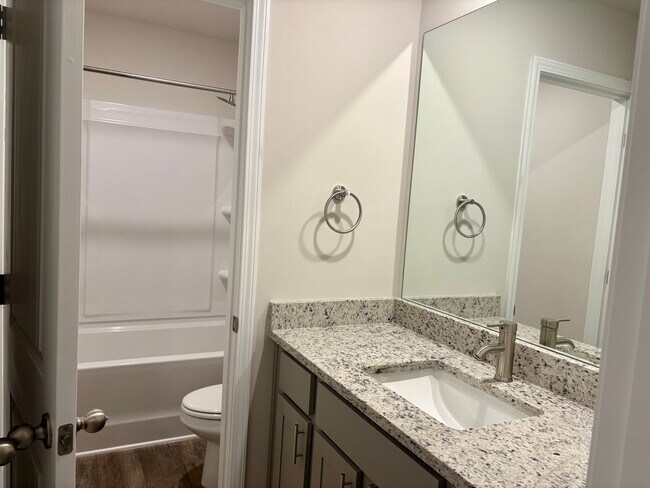 Building Photo - 5252 Magnolia Pl