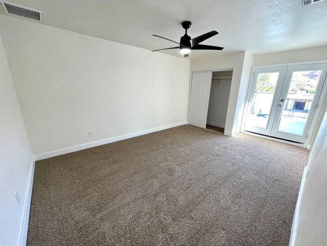 Building Photo - Gorgeous 2-Story Home with Golf Course Views and Modern Amenities!