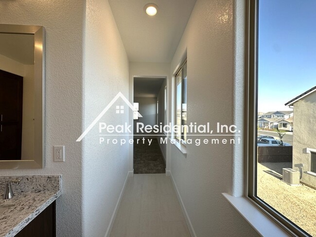 Building Photo - Brand New West Roseville 4bd/3.5ba with Se...