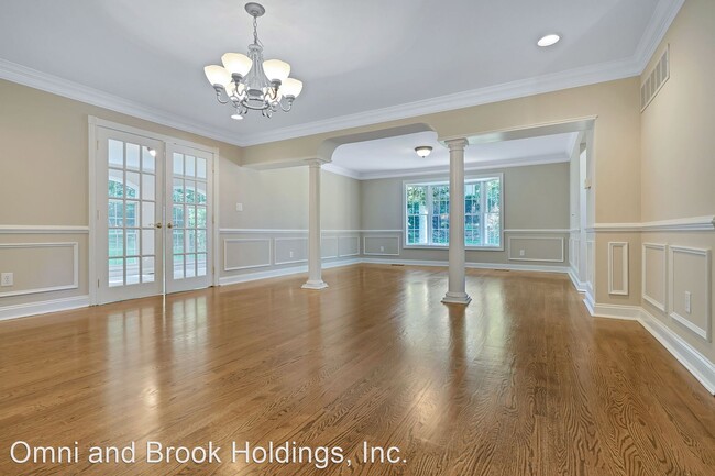 Building Photo - 4 br, 4 bath House - 1109 Winding Dr