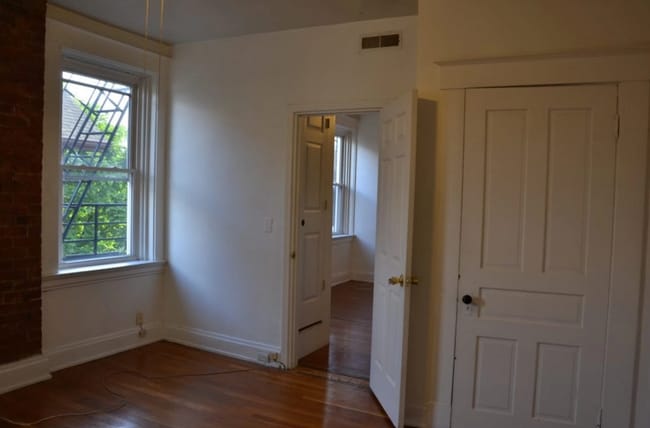 Building Photo - 2411 Fairview Ave