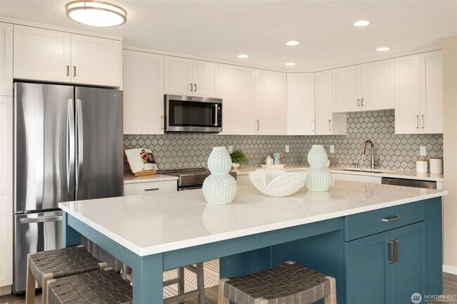 Building Photo - 2bd/1.75ba Kirkland Condo