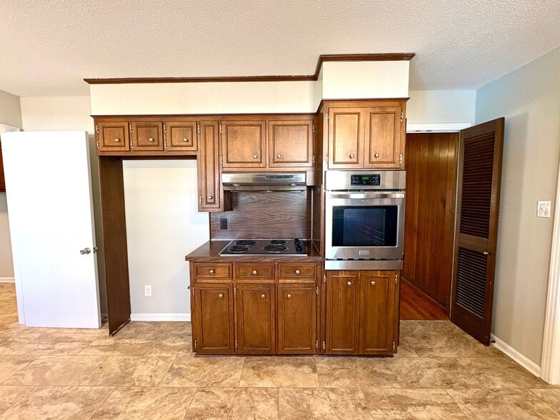 Building Photo - 60 Franwood Dr