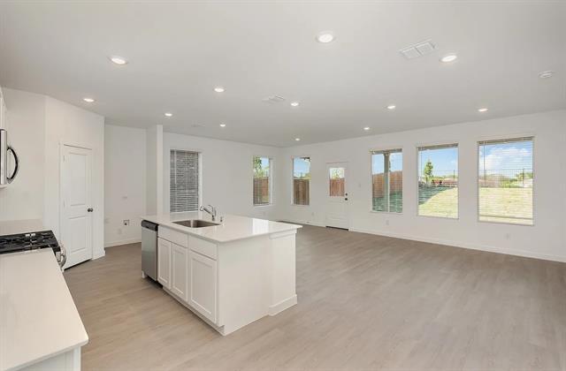 Building Photo - 10005 Standardbred Dr