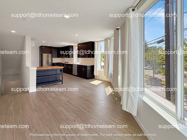 Building Photo - 7118 Beacon Ave S