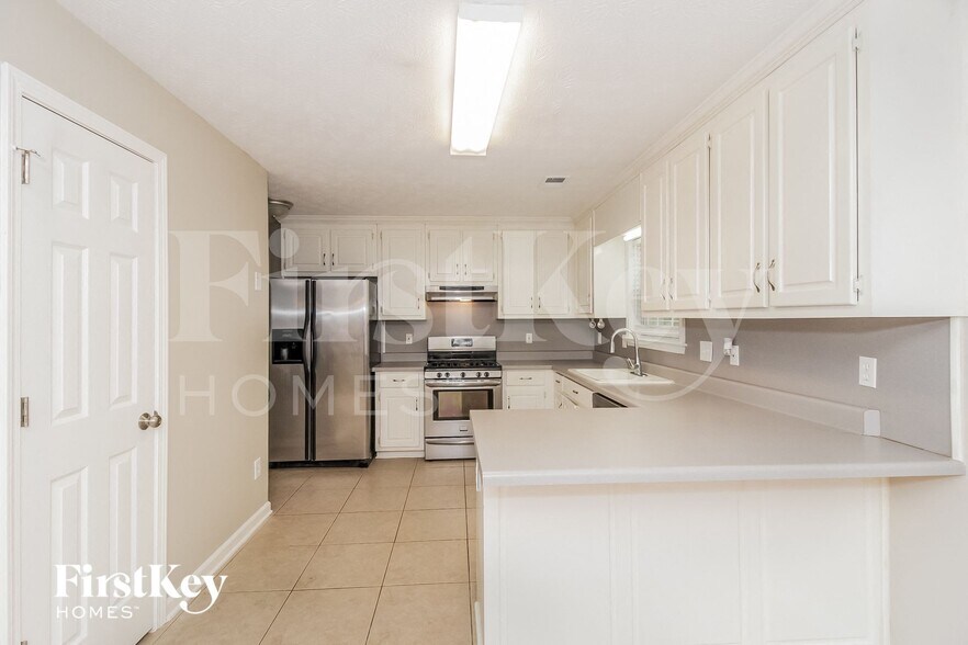 Building Photo - 6308 Cheatham Lake Dr NW