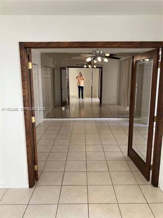 Building Photo - 2333 Brickell Ave