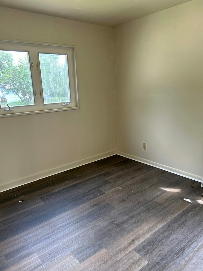 Building Photo - 3677 Runyon Ave