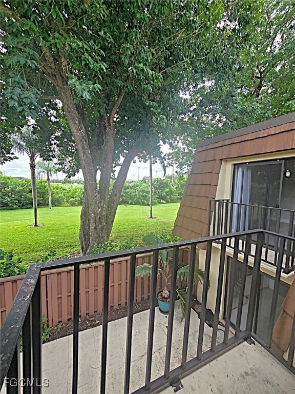 Building Photo - 5249 Cedarbend Dr