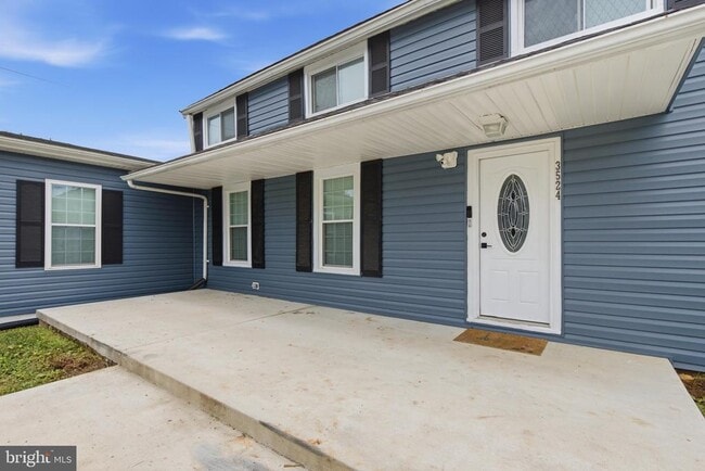 Building Photo - 3524 Meadowside Ave