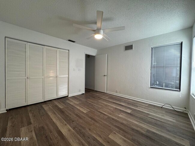 Building Photo - 1508 Poplar Dr