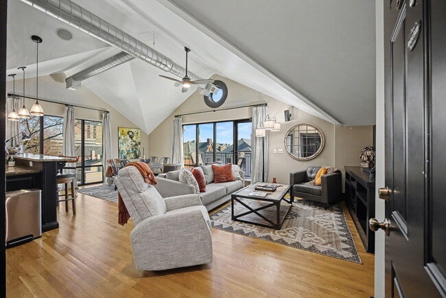 Building Photo - 261 S Limestone