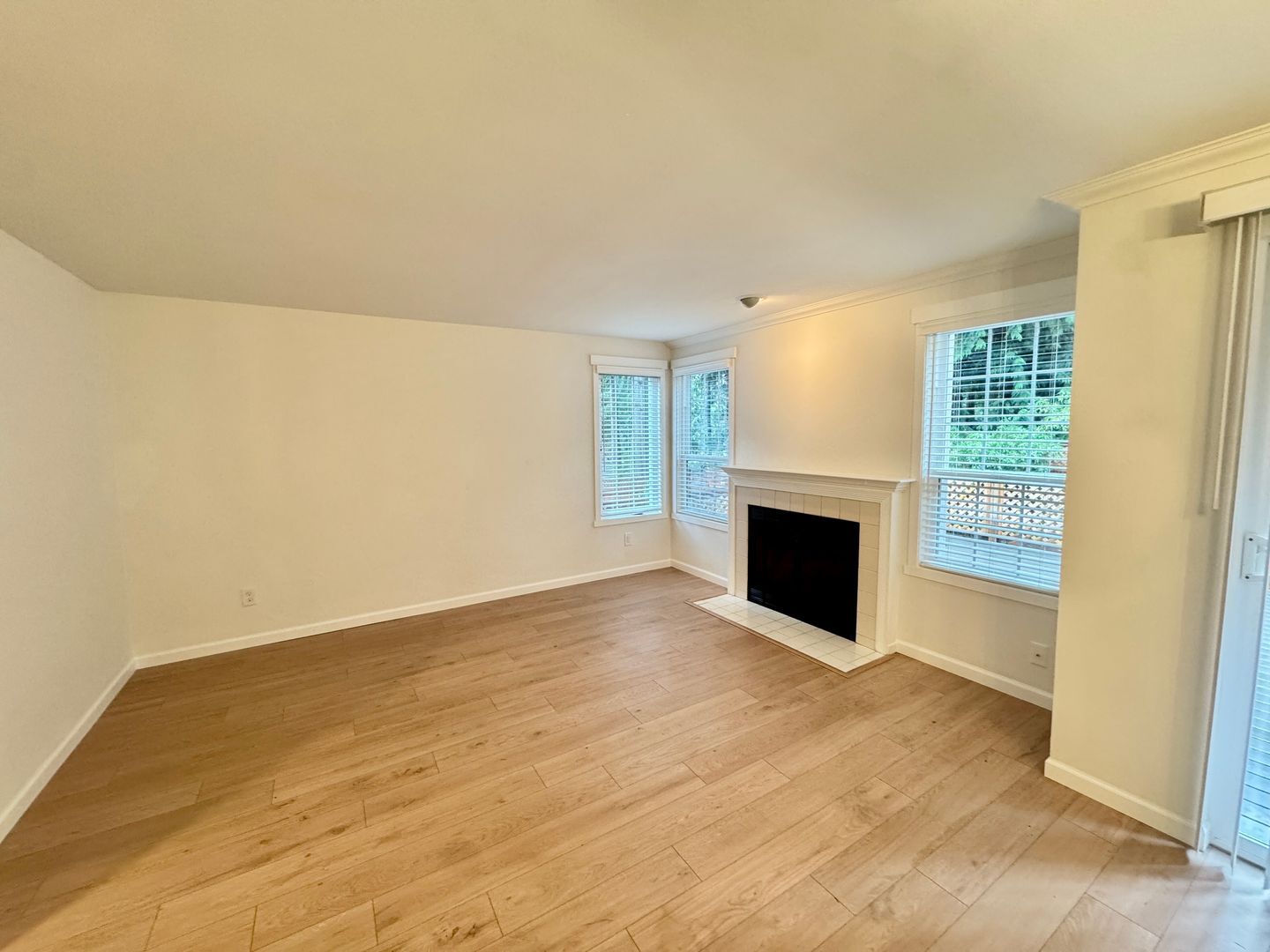 Building Photo - Completely Remodeled!!!