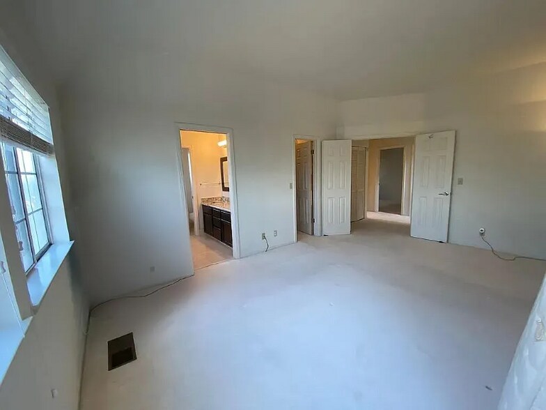 Building Photo - 108 Mountain Rd