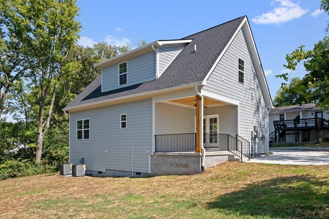 Building Photo - BRAND NEW! Spacious Nashville Home in a Qu...