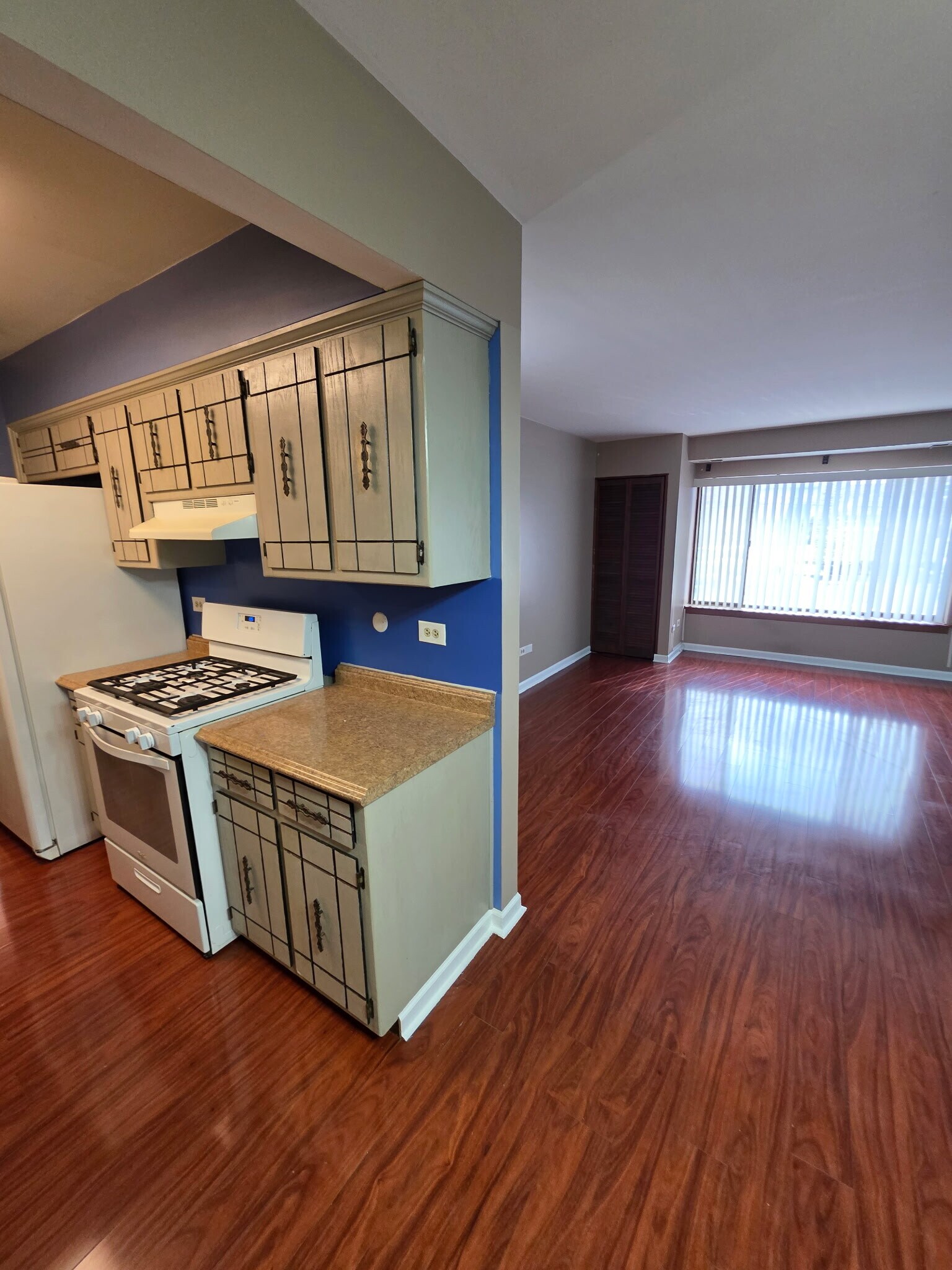 Building Photo - 8901 S Roberts Rd