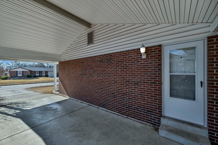 Building Photo - 1449 Coachway Ln