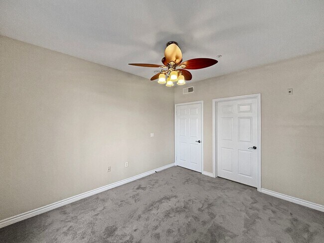 Building Photo - Beautiful 2BD/2BA Condo in La Jolla W/ W/D...