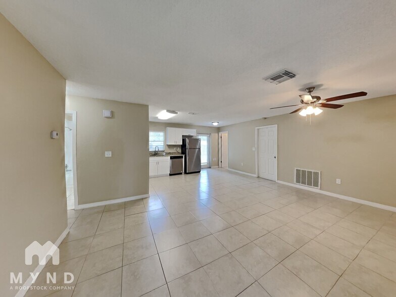 Building Photo - 5547 Golden Nugget Dr