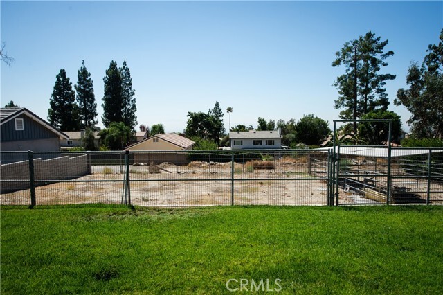 Building Photo - 8029 Gardenia Ave