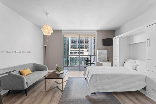 Building Photo - 1050 Brickell Ave