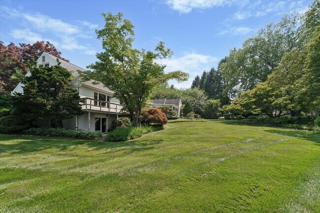 Building Photo - Beautiful 4B/2.5B Single Family Home in We...