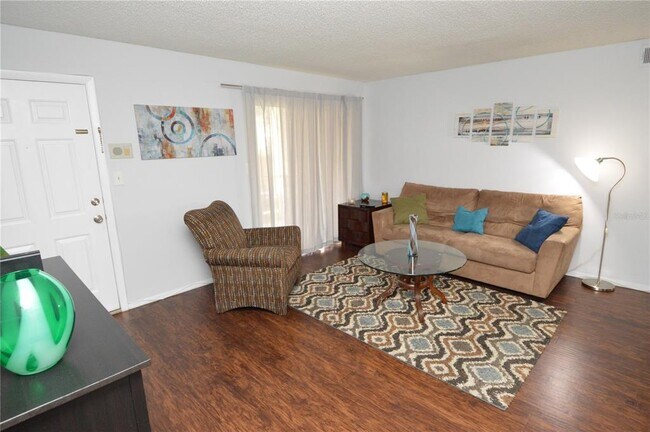 Building Photo - 8718 Mallard Reserve Dr
