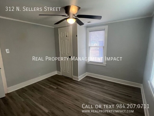 Building Photo - 312 N Sellers St