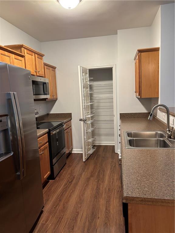Building Photo - 121 Riverwatch Ct