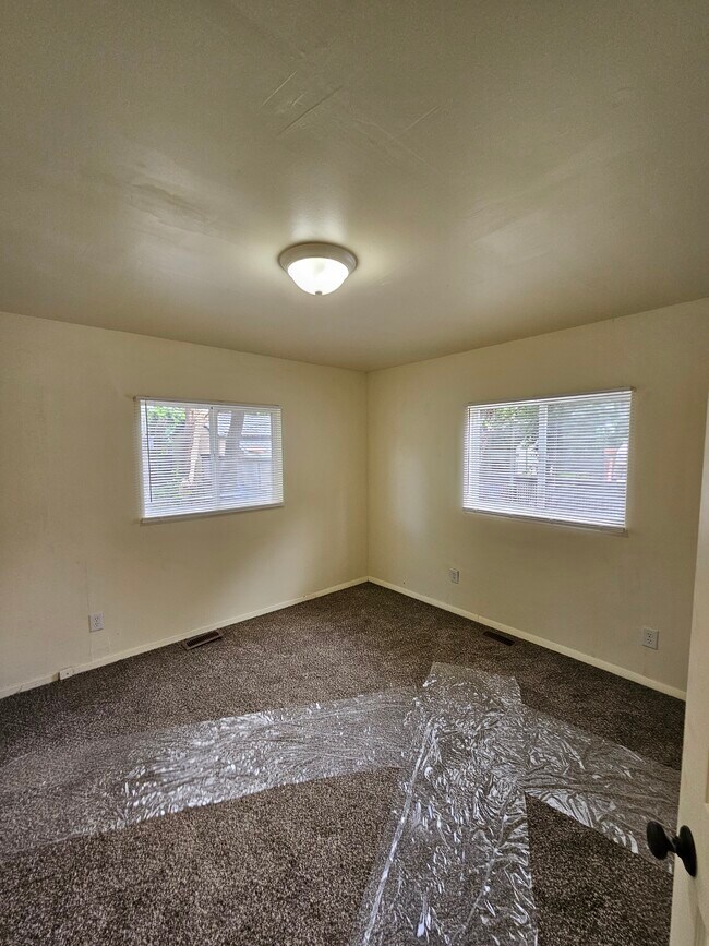 Building Photo - 1250 N Jefferson Ave