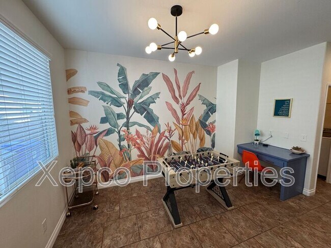 Building Photo - 80746 Diamondback Trail