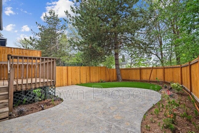 Building Photo - 6133-6135 SE Frances St.