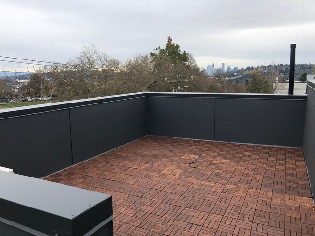 Building Photo - 2Bd/2Ba Seattle Townhome