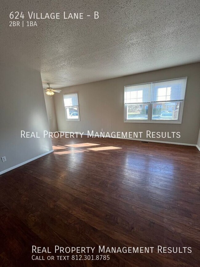 Building Photo - 624 Village Ln