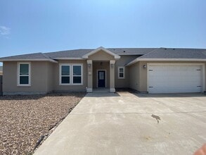 Building Photo - DCR642