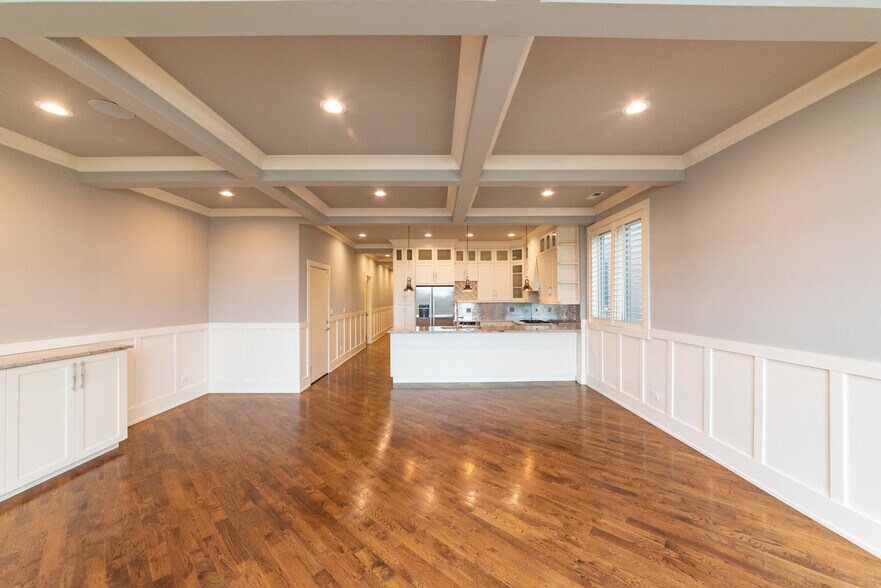 Building Photo - 4021 S Ellis Ave