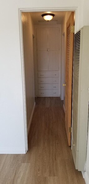 Linen Closet & Hallway - 4440 Utah St