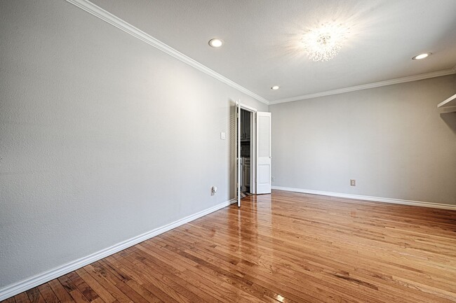 Building Photo - GEM!  Beautiful Upgrades & Move In Ready!