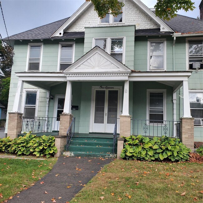 Primary Photo - 111 Vineyard Ave