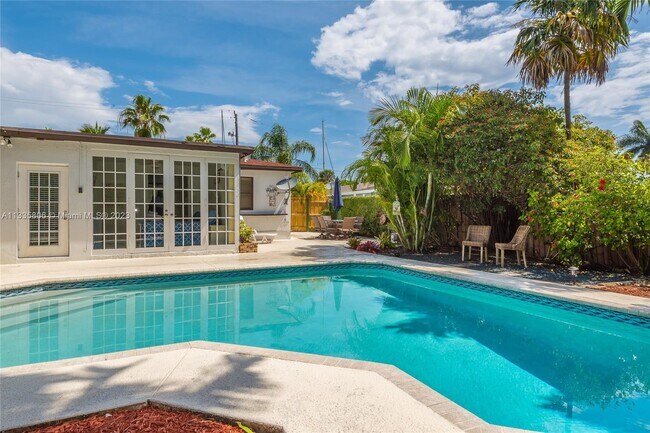 Primary Photo - 26 NE 3rd St