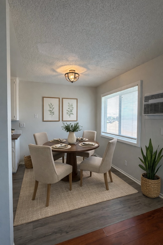 Building Photo - 22877 Adrienne Ave